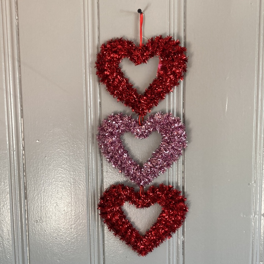 Brand NWT Red & Pink 3 Heart Trio Tinsel Wreath Hanging Wall Decorations